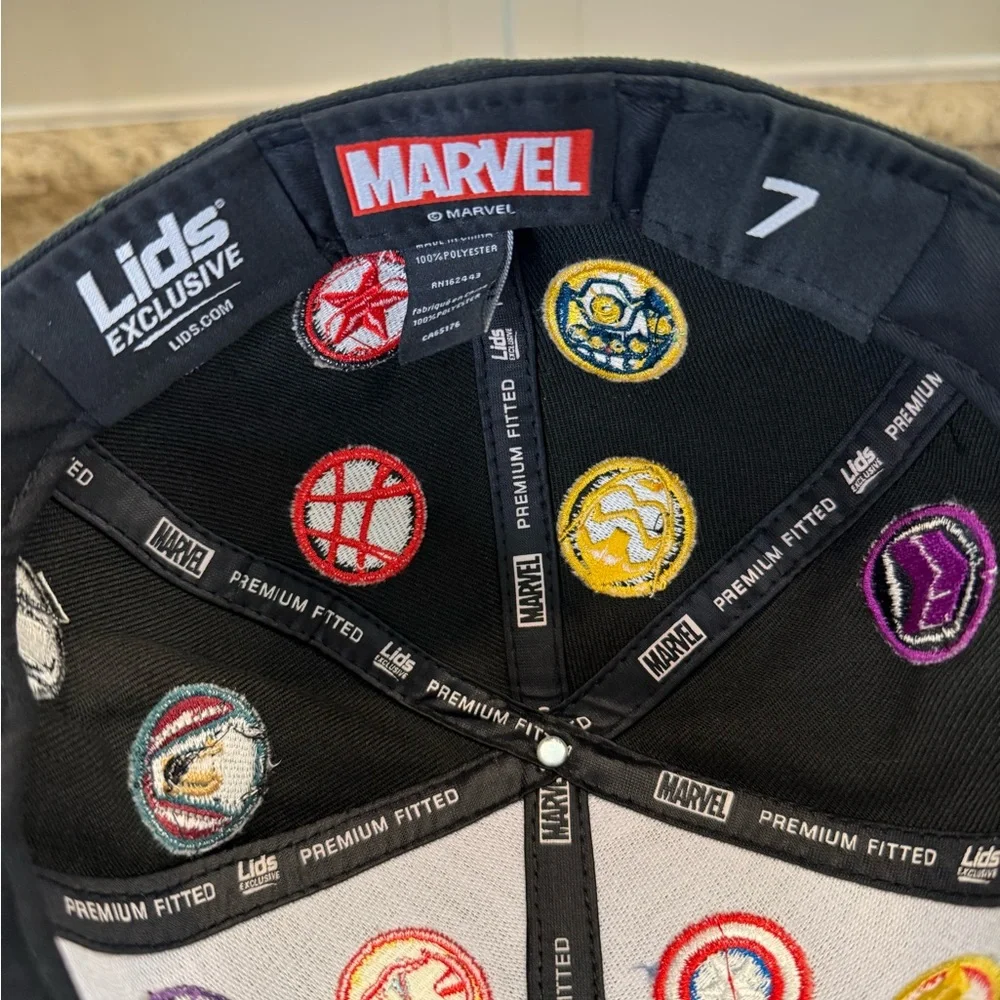 Marvel Avengers Patch Fitted Hat – Size 7